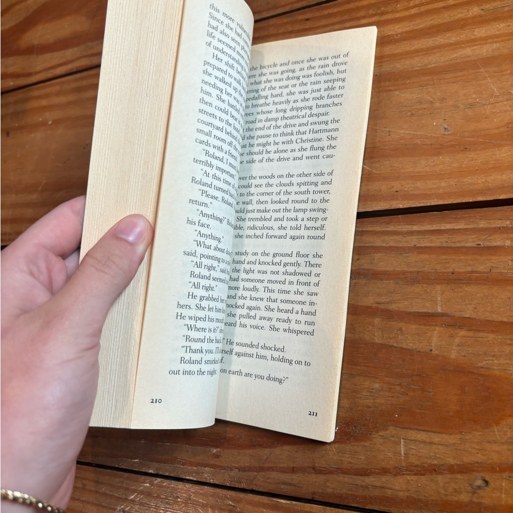 (48) THE GIRL AT THE LION D’OR BOOK - Picture 10 of 14